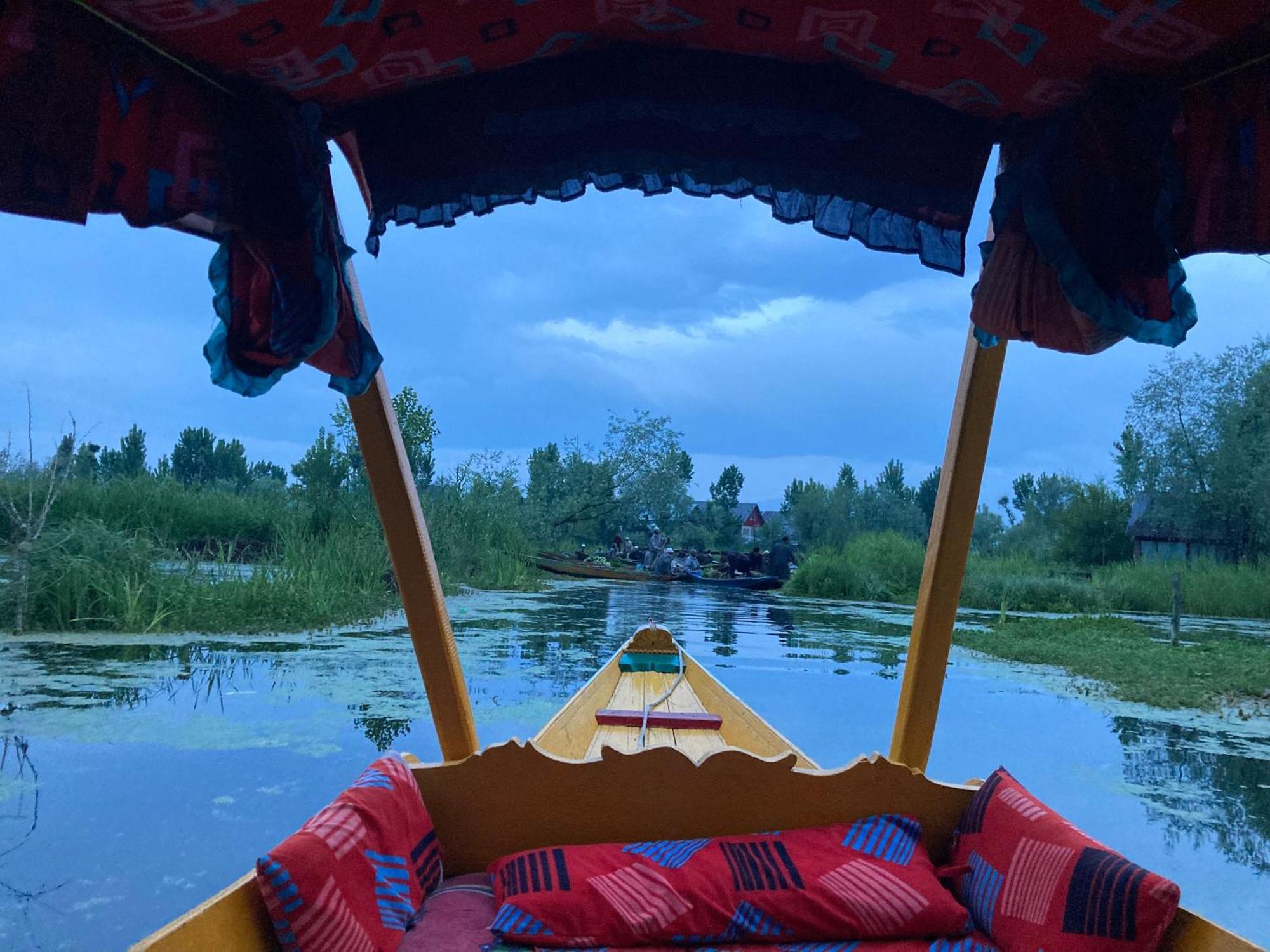 Houseboat Lily Of Nageen Srinagar  Luaran gambar