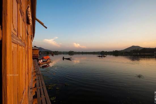 Houseboat Lily Of Nageen Srinagar  Luaran gambar